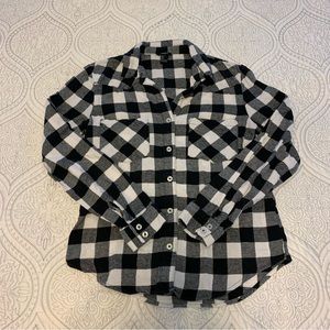 Forever 21 black and white plaid flannel button down